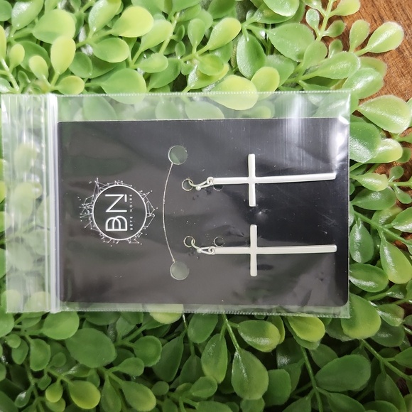 Bete Noire Jewelry - NEW Silver cross earrings